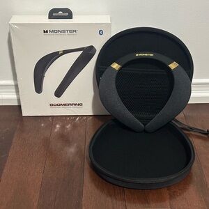 Boomerang Over-Ear Headphones - Black and Gold